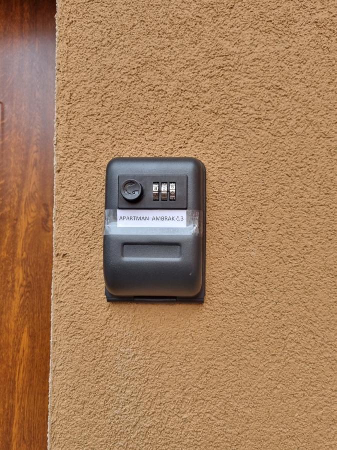 Apartman Ambrak C.3 Martin Exteriör bild